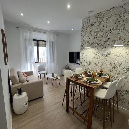 Apartamentos San Miguel 헤레스 데 로스 카바예로스 외부 사진