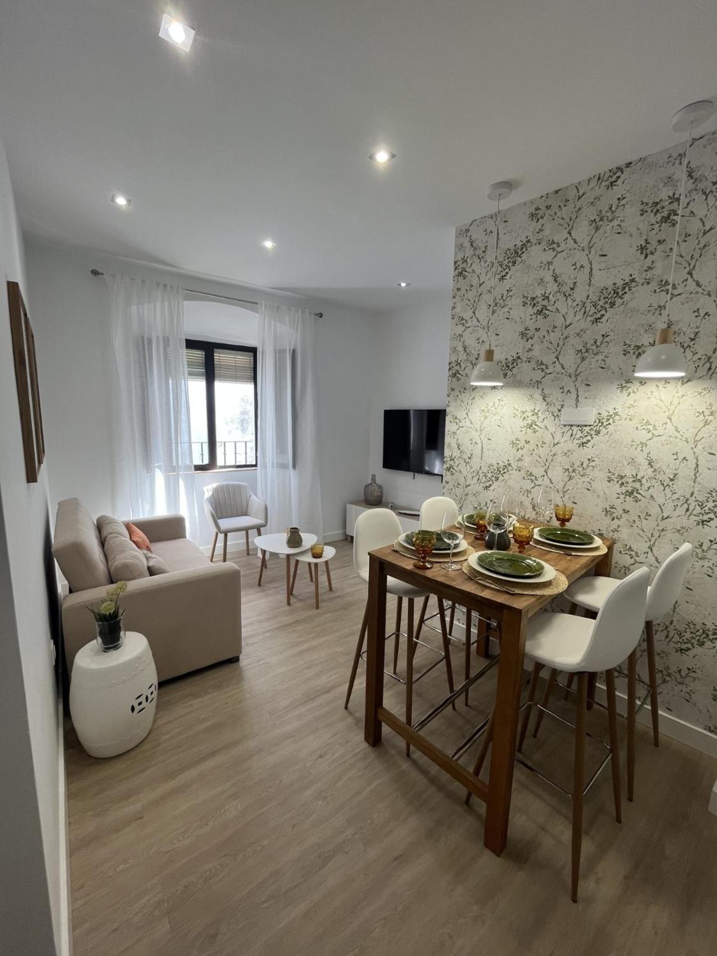 Apartamentos San Miguel 헤레스 데 로스 카바예로스 외부 사진