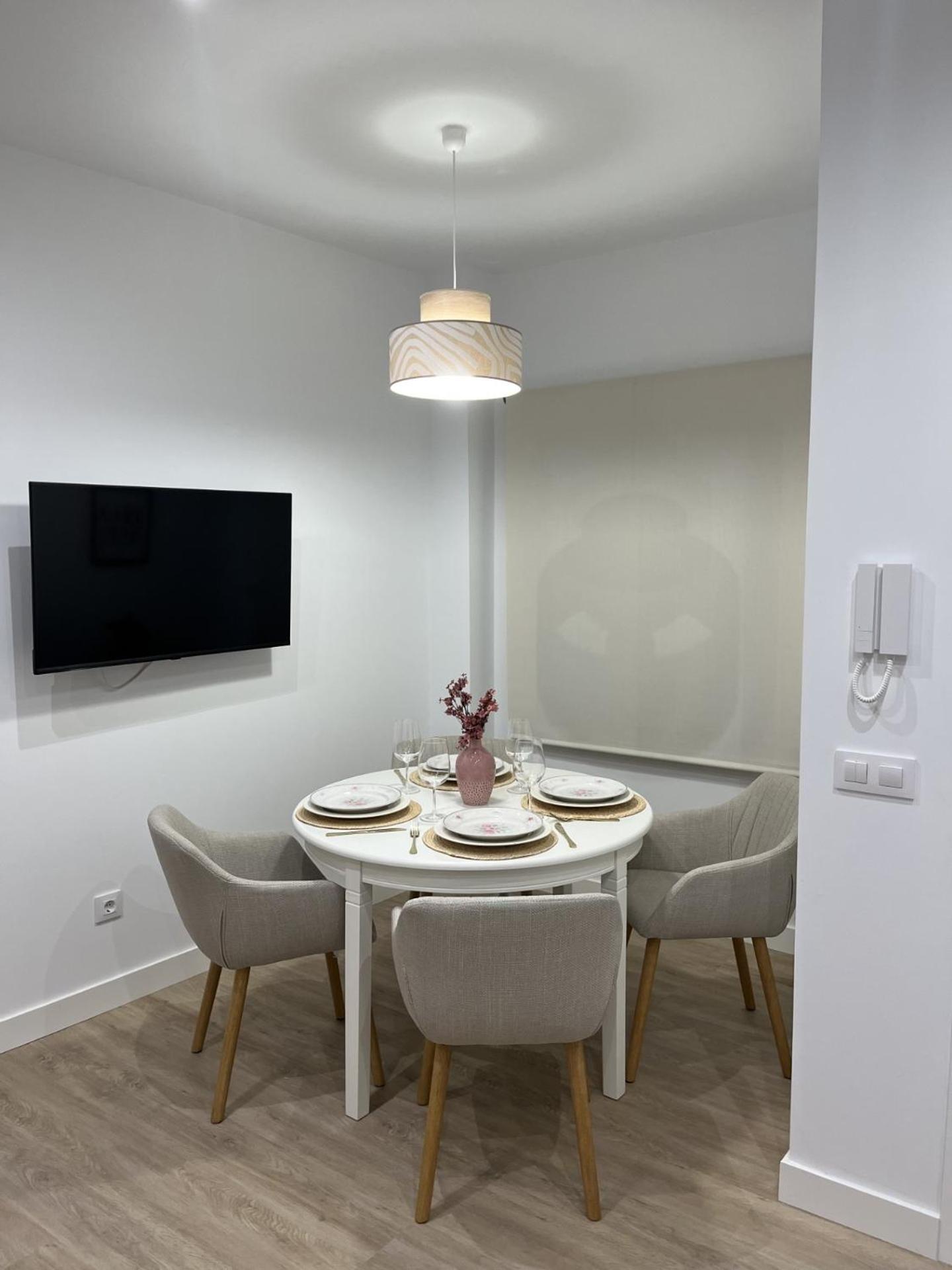 Apartamentos San Miguel 헤레스 데 로스 카바예로스 외부 사진